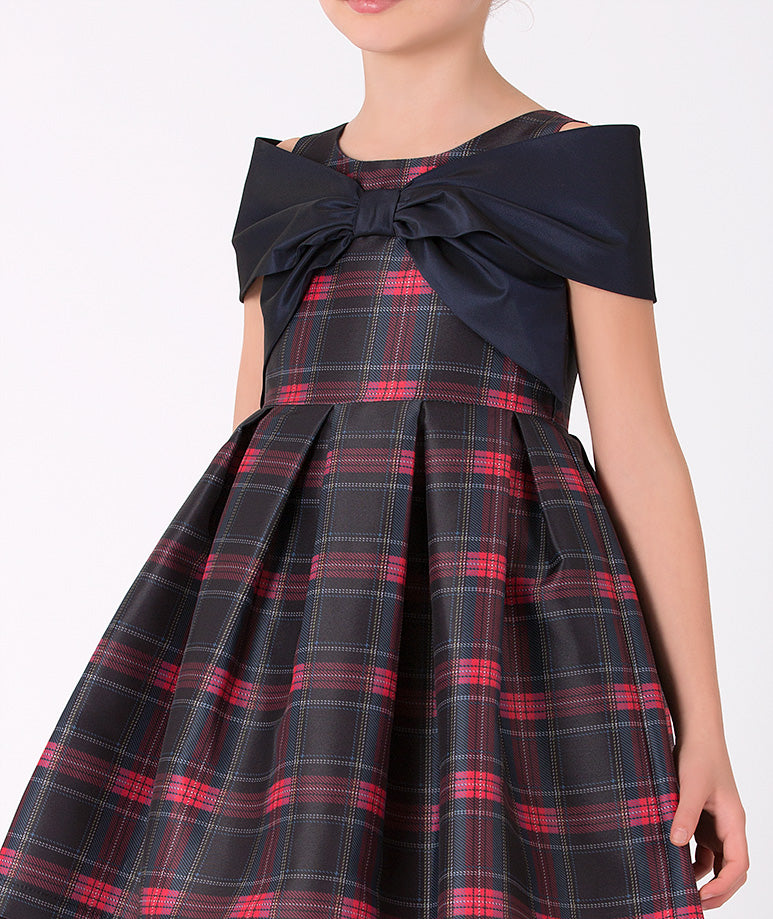 Classic plaid holiday dress with oversized navy bow for girls – This festive plaid dress with an oversized navy bow brings timeless elegance to any seasonal occasion